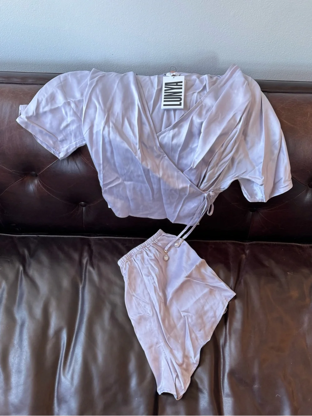 LUNYA BNWT Washable Silk Pearl Dolman Short Set in Crescent Lavender Size XS